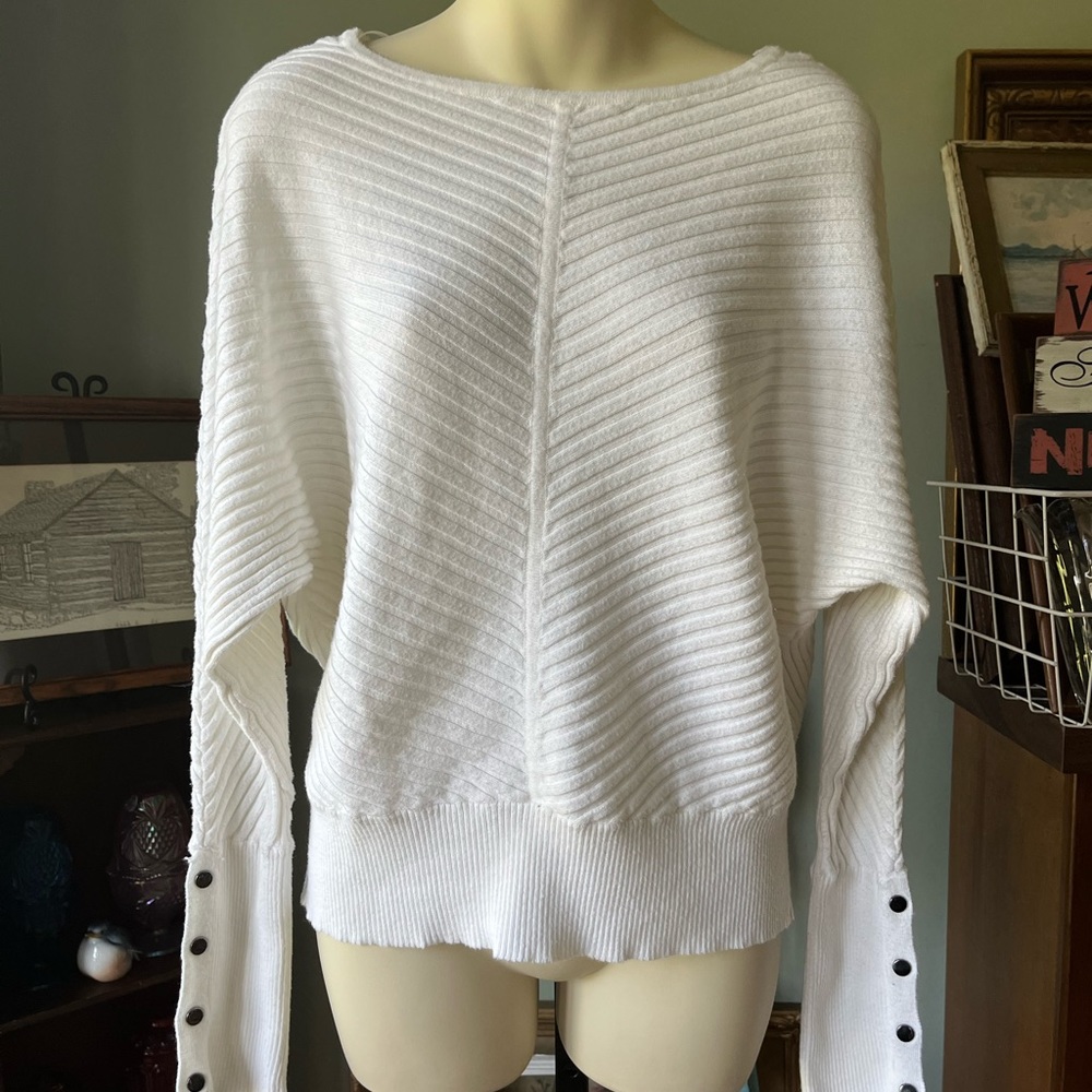 ALFANI BATWING OFF WHITE BLOUSE SIZE LARGE RIBBED PATTERN (FITS SMALL)